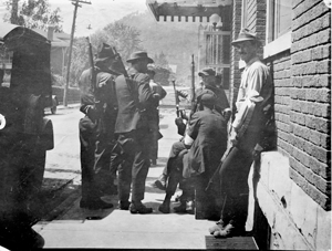 Miners charged the machine gun emplacements of anti-union forces called the Logan Defenders