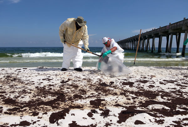 Oil from the spill has reached the beaches of Pensacola, Florida.