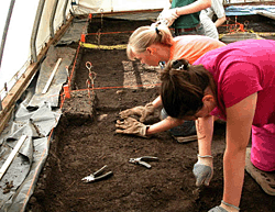 Students dig for evidence of prisoners activities at Johnsons Island.